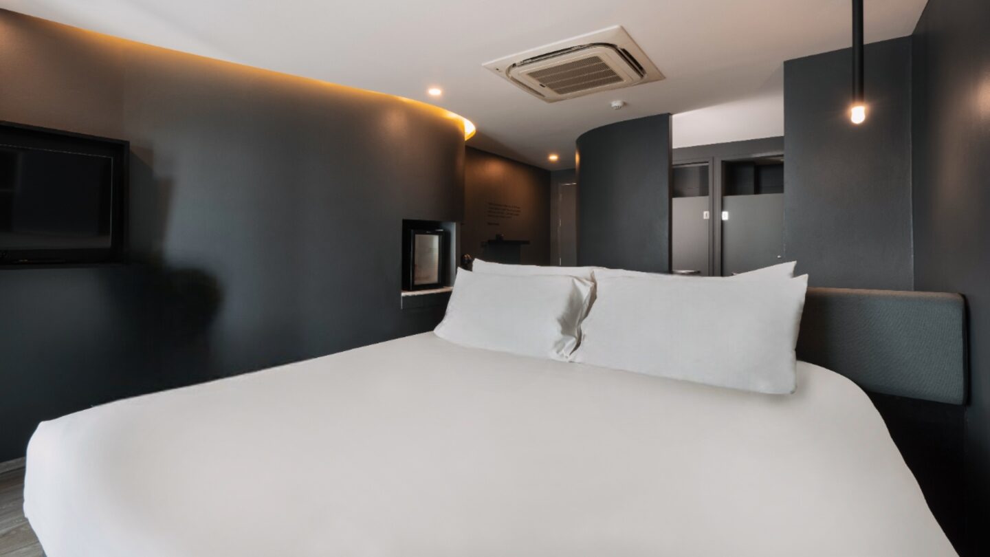 Studio Double Bed